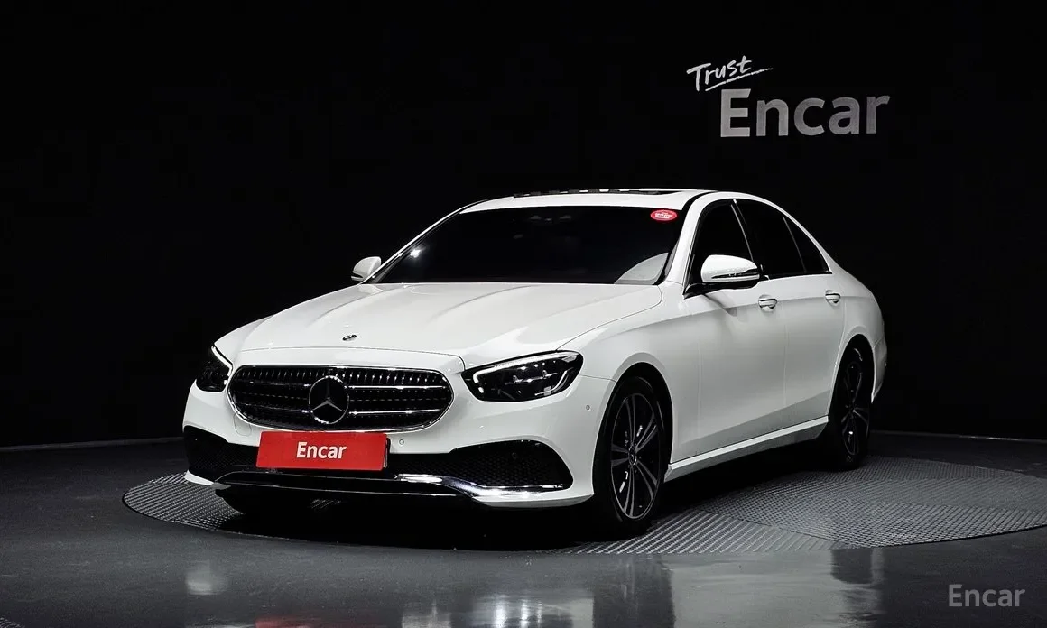 Mercedes E-Class W213 E250 — фото из материалов МАСС АВТО ЗАКАЗ