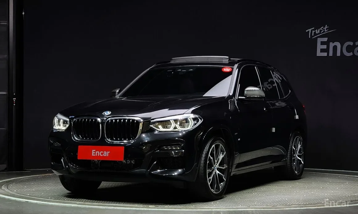 BMW X3 xDrive 30e M Sport — фото из материалов МАСС АВТО ЗАКАЗ