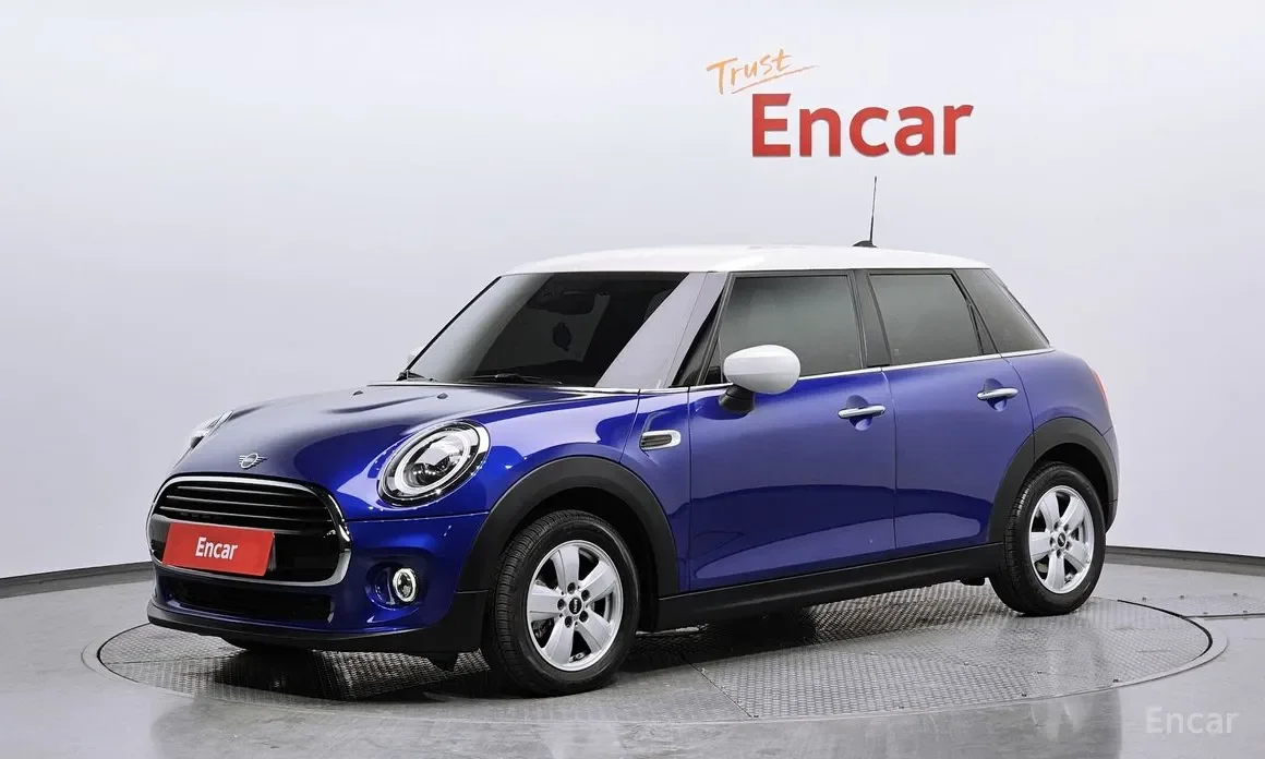 Mini Cooper Basic — фото из материалов МАСС АВТО ЗАКАЗ