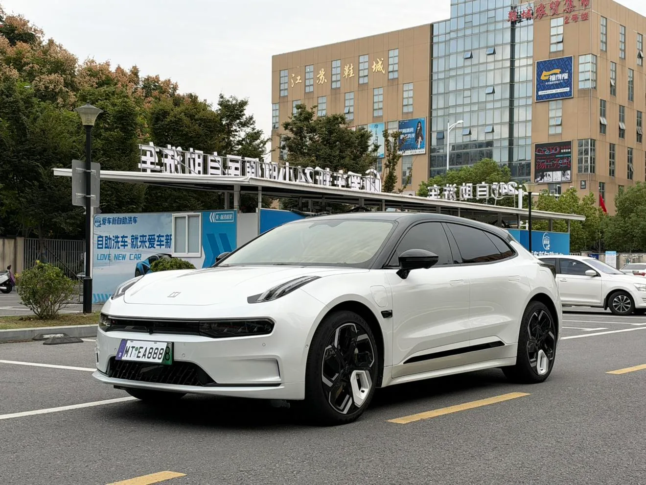 ZEEKR 001