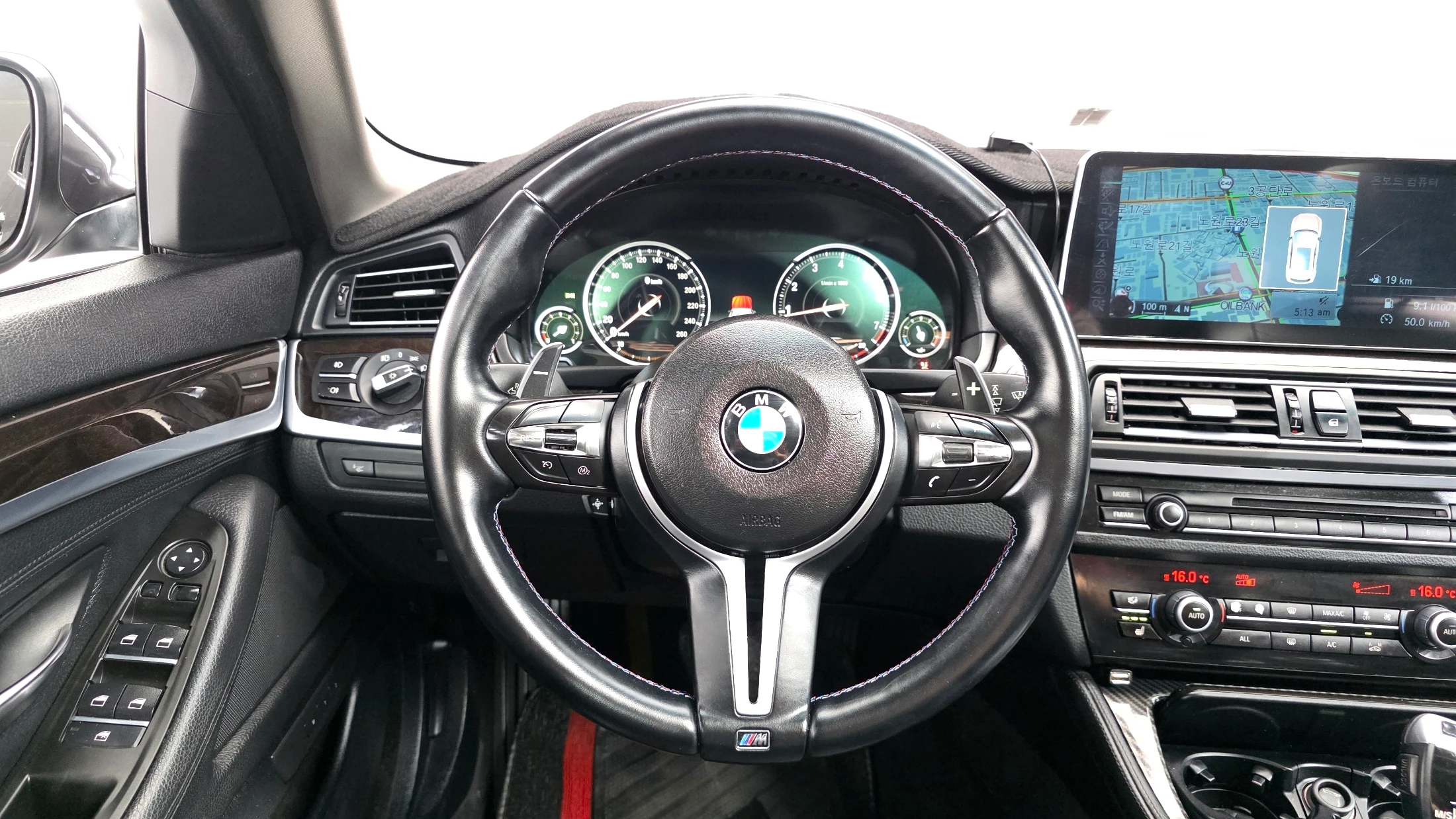 BMW 5-Series F10, 2013 — фото 12