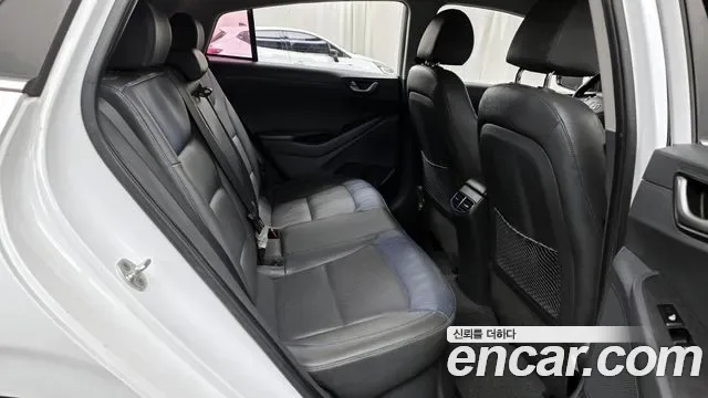 Hyundai Ioniq Ionic Hybrid, 2016 — фото 11