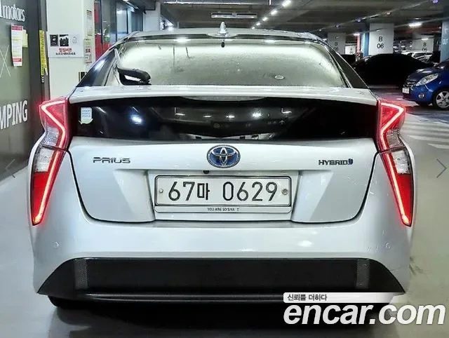 Toyota Prius, 2016 — фото 5