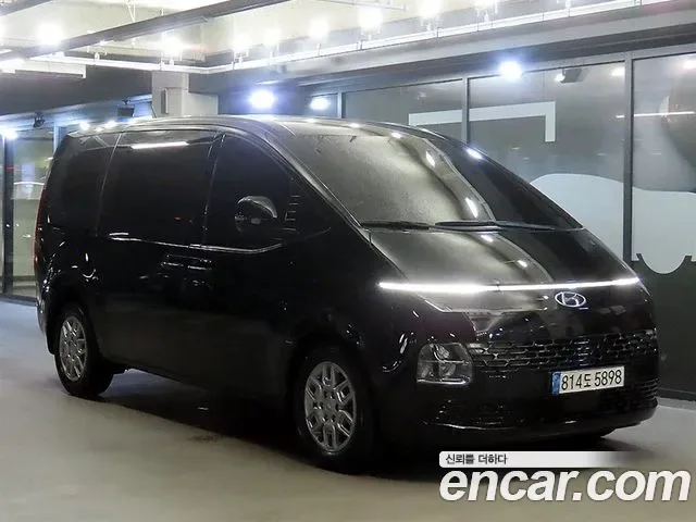 Hyundai Staria