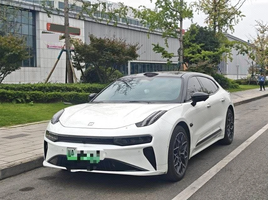 ZEEKR 001