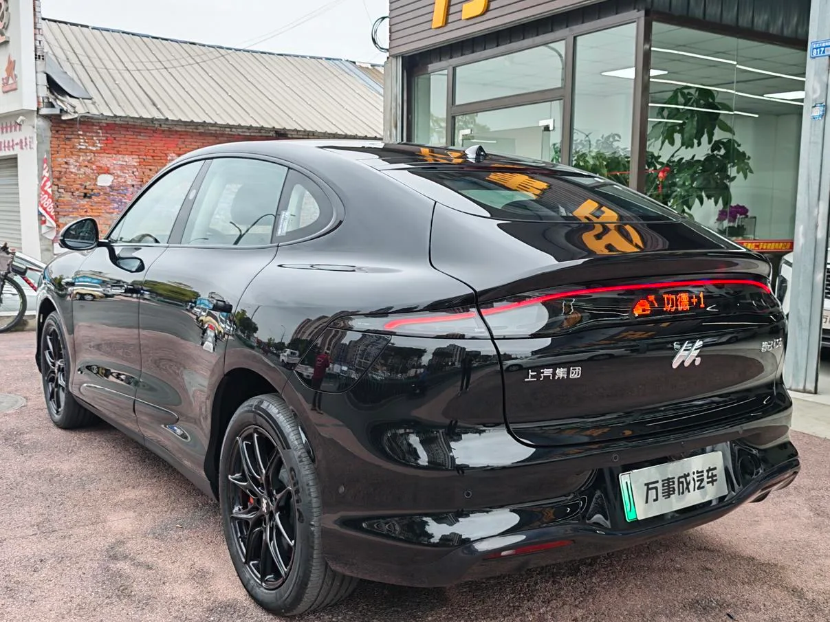 Zhiji Automobile Zhiji LS6, 2026 — фото 6