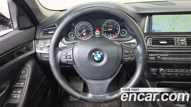 BMW 5-Series F10, 2013 — фото 13