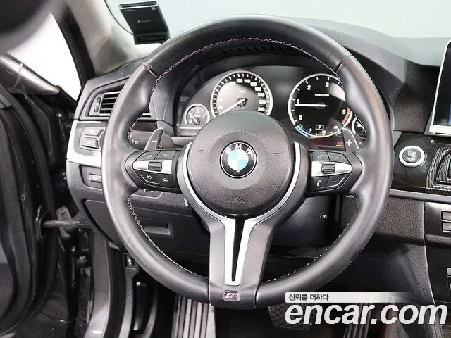 BMW 5-Series F10, 2011 — фото 14