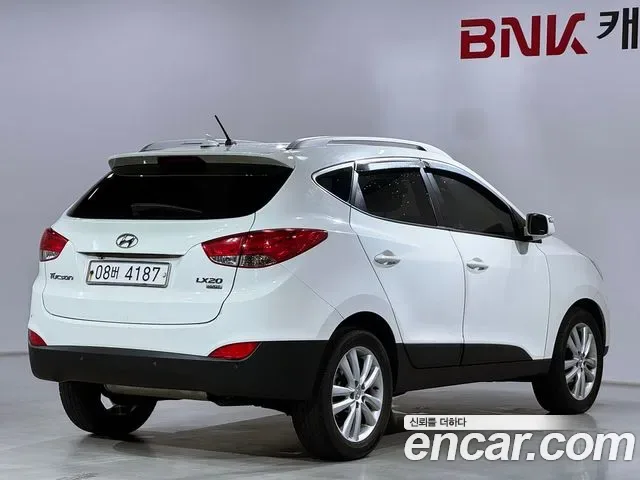 Hyundai Tucson ix, 2010 — фото 2