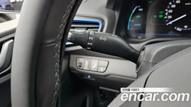 Hyundai Ioniq Ionic Hybrid, 2016 — фото 15