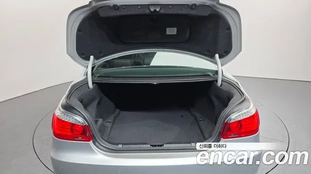 BMW 5-Series E60, 2009 — фото 20