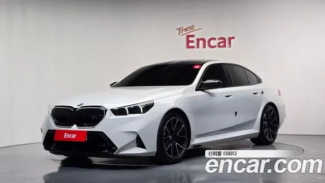 BMW M5 G90
