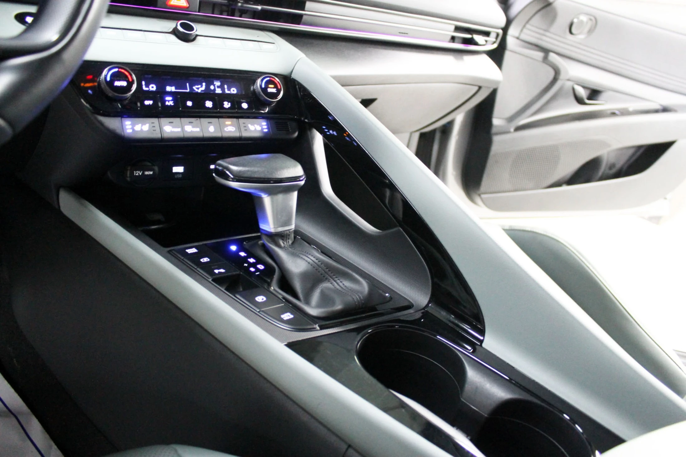 Hyundai Avante CN7, 2024 — фото 17