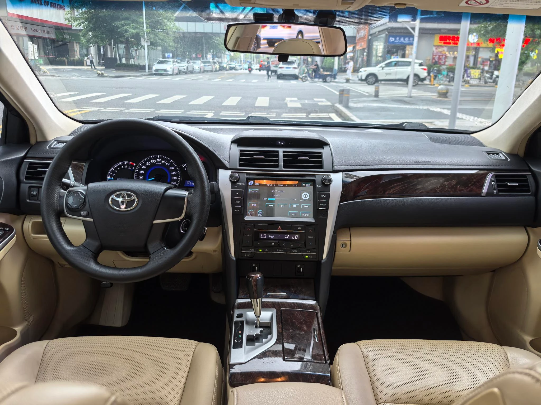 Toyota Camry, 2015 — фото 17