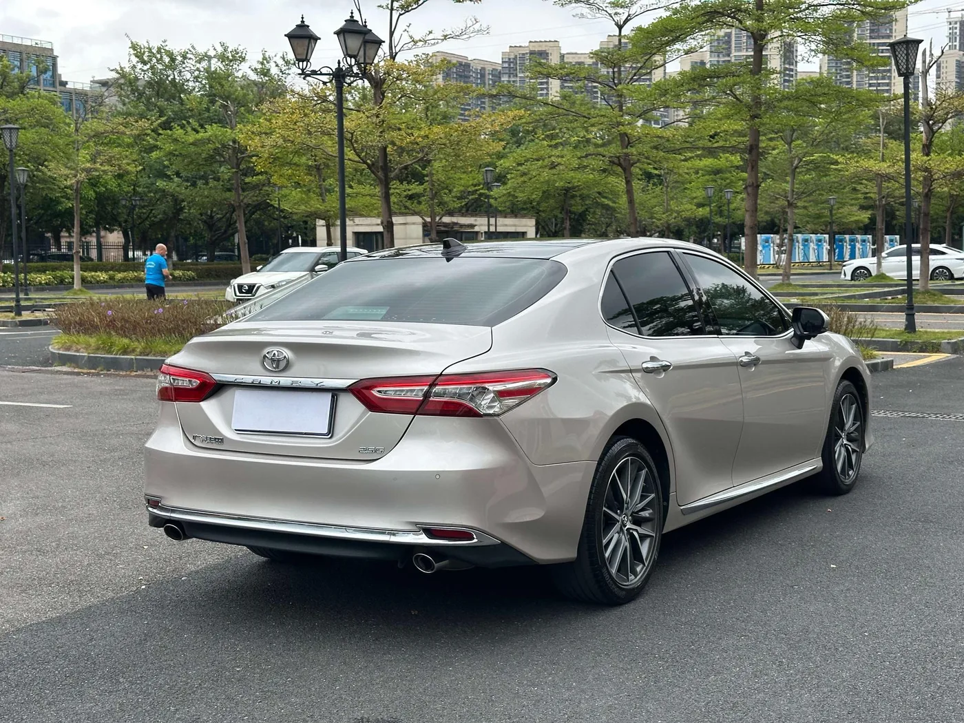 Toyota Camry, 2023 — фото 18