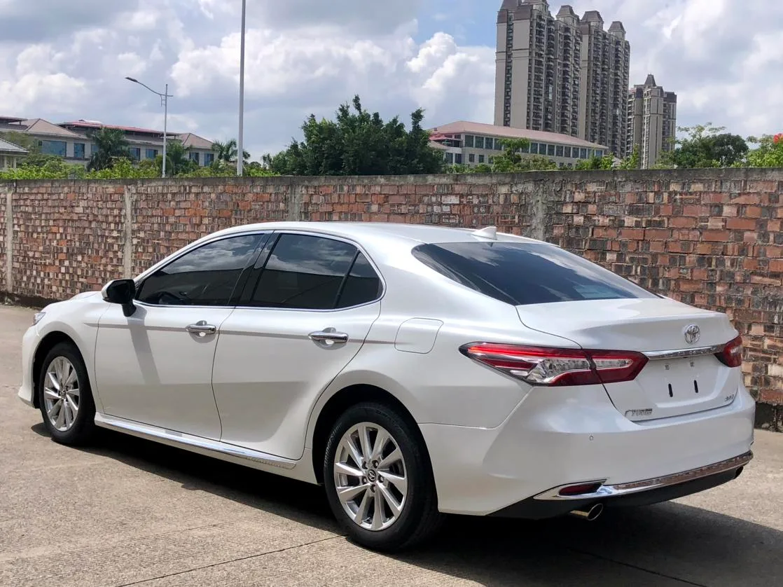 Toyota Camry, 2023 — фото 4