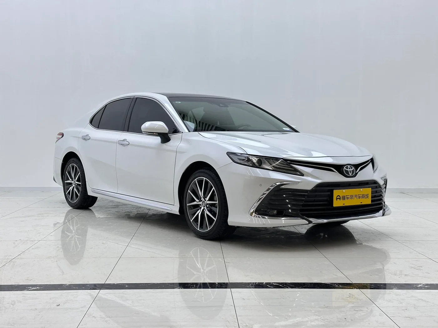 Toyota Camry, 2023 — фото 3