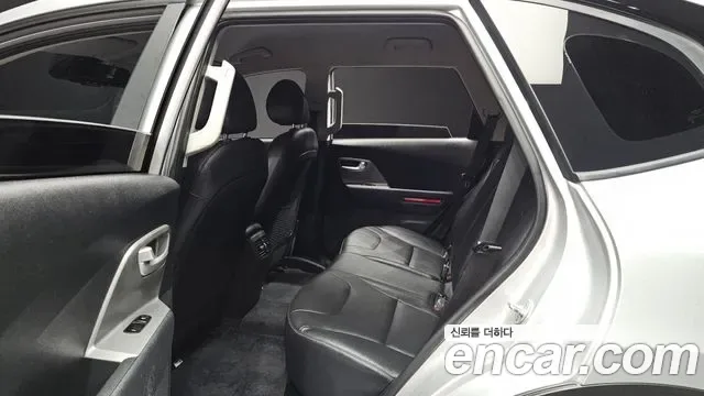 Kia Niro Plus, 2022 — фото 11