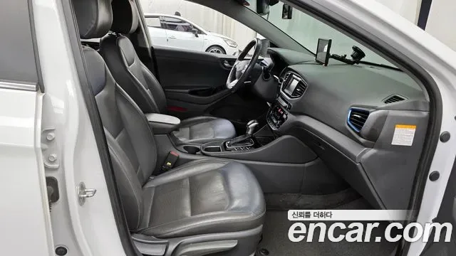 Hyundai Ioniq Ionic Hybrid, 2016 — фото 26