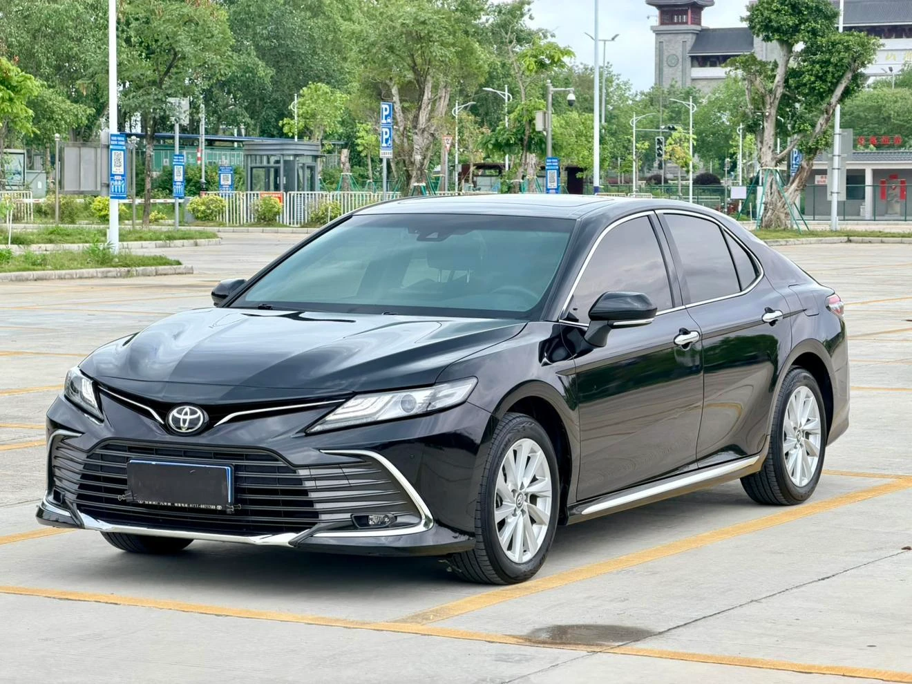 Toyota Camry, 2023 — внешний вид автомобиля