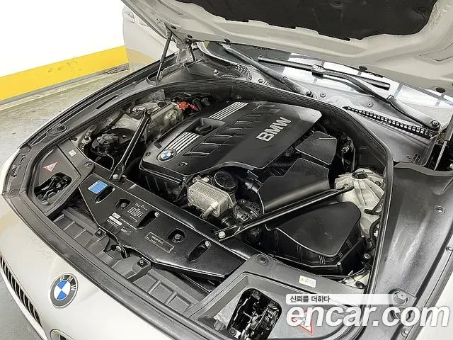 BMW 5-Series F10, 2010 — фото 6