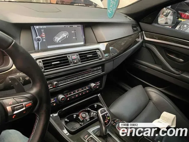 BMW 5-Series F10, 2011 — фото 17