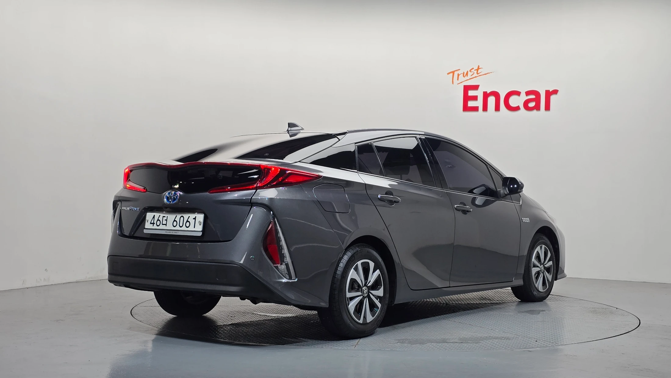 Toyota Prius Prime, 2017 — фото 2
