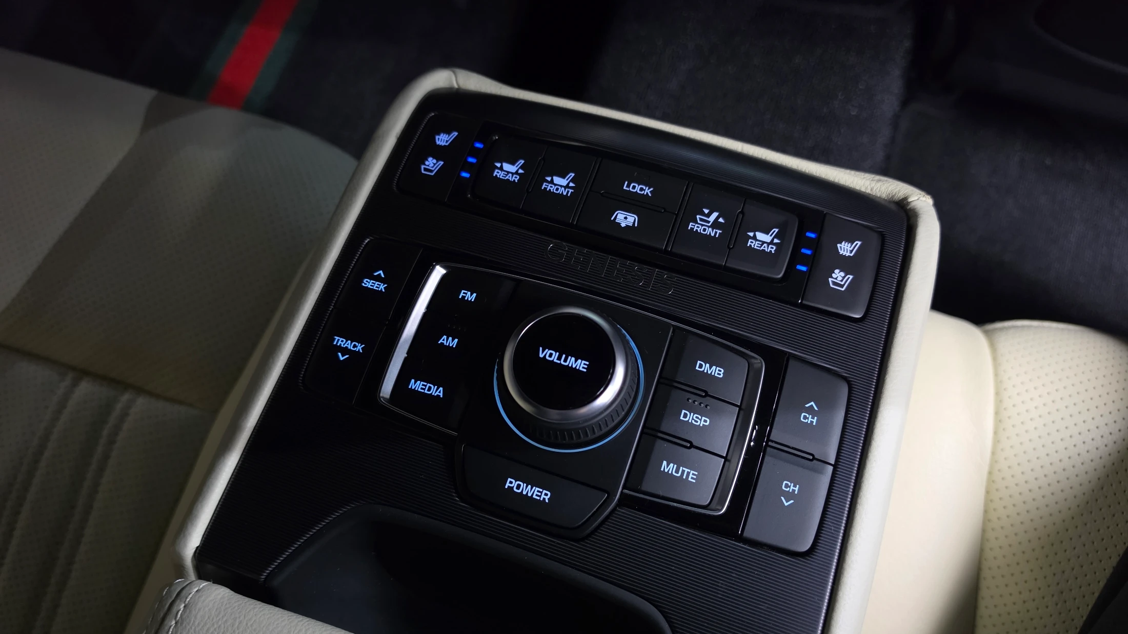 Genesis G80, 2017 — фото 18