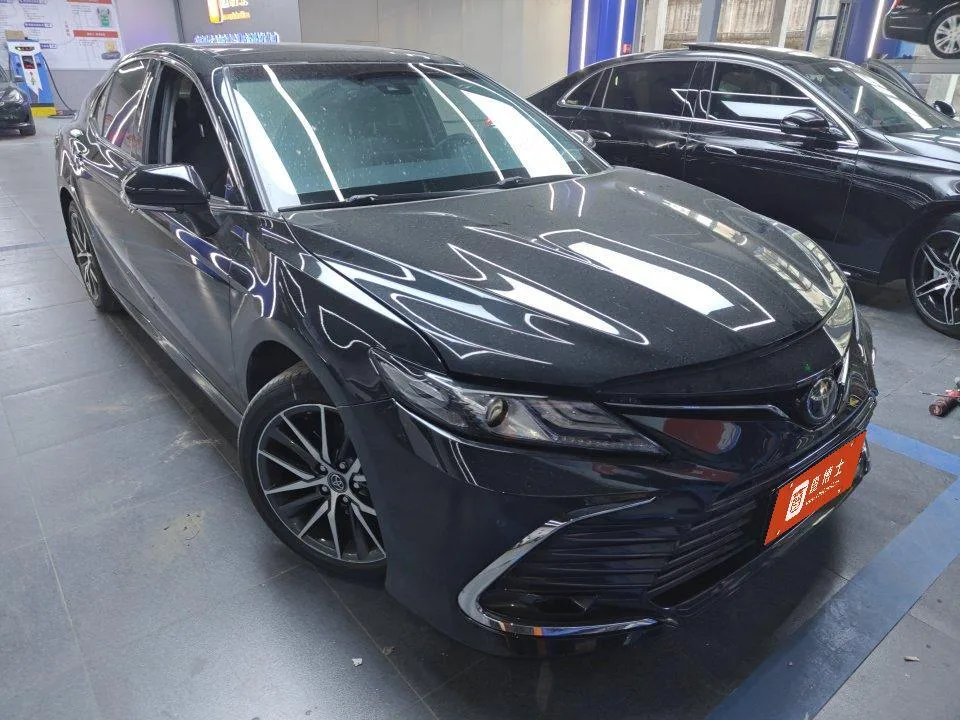 Toyota Camry, 2023 — фото 2