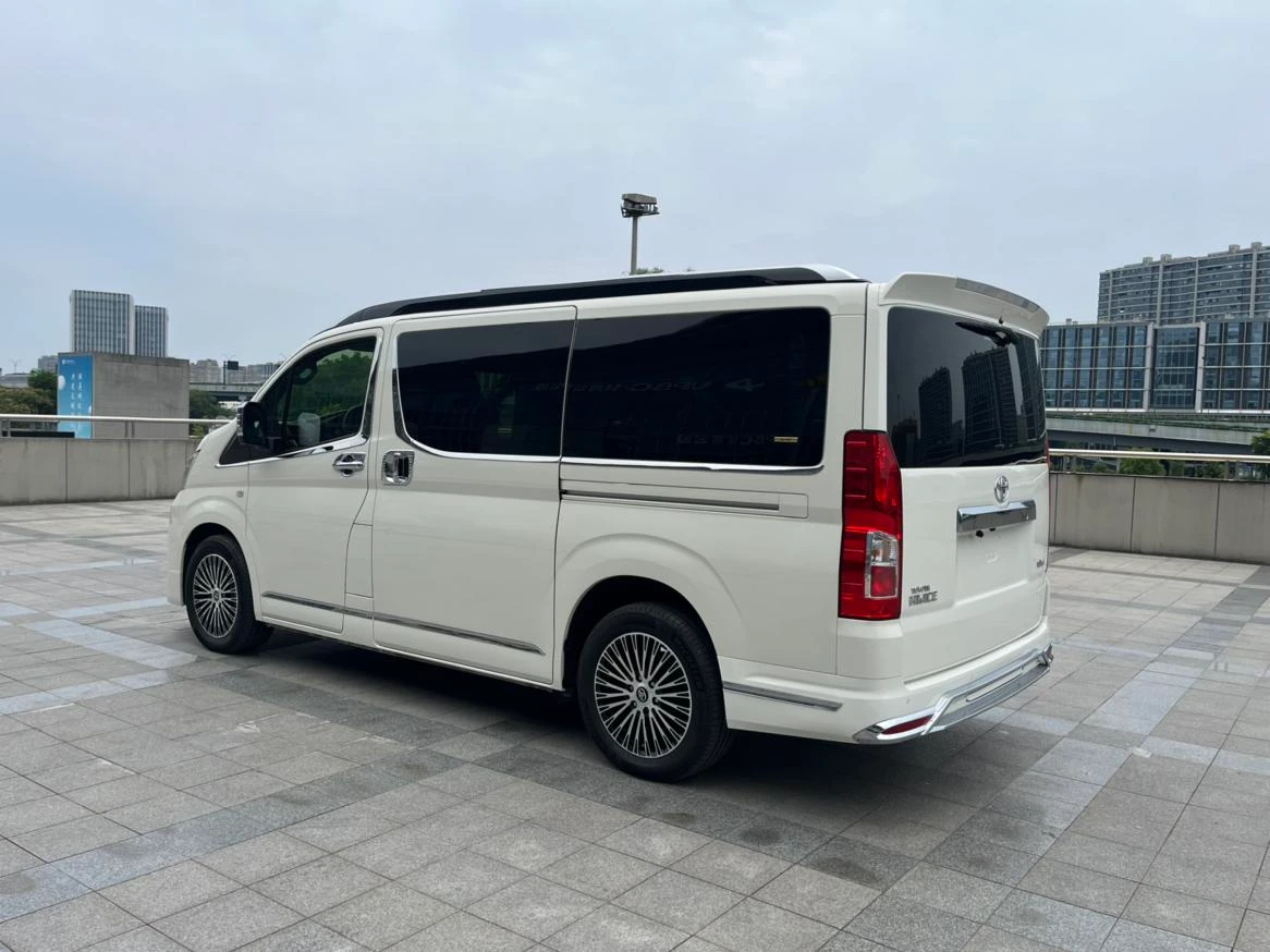 Toyota Hiace, 2025 — фото 5