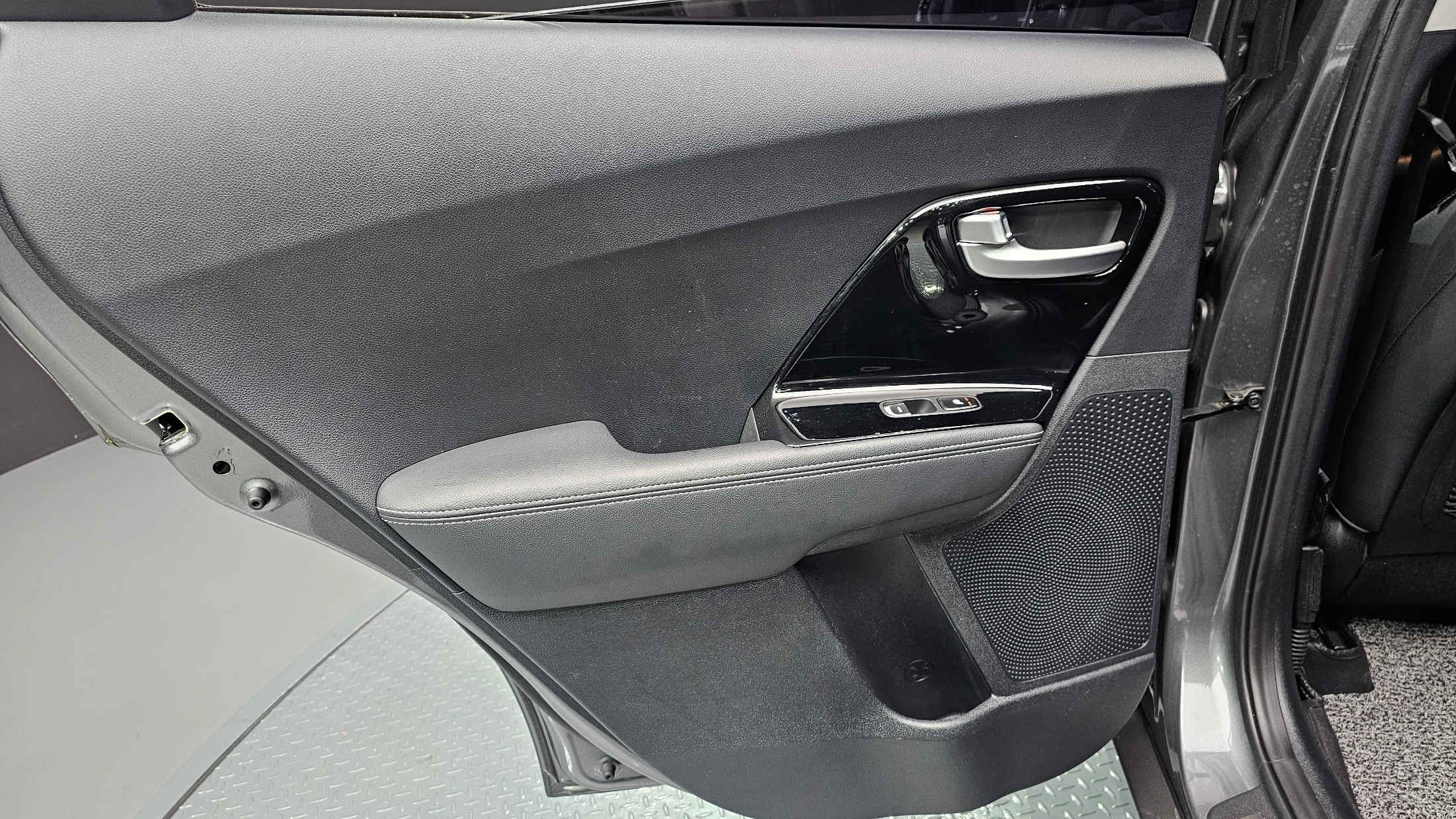 Kia Niro, 2017 — фото 25