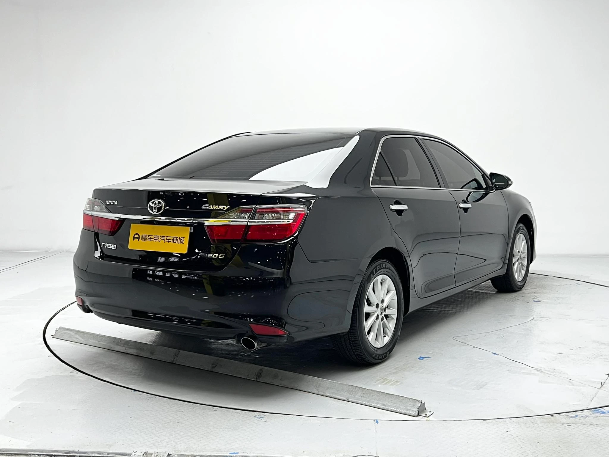 Toyota Camry, 2015 — фото 7