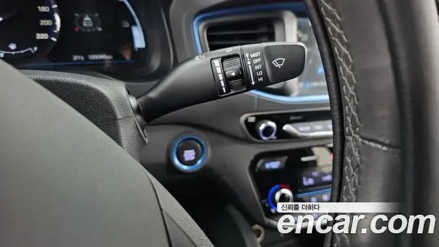 Hyundai Ioniq Ionic Hybrid, 2016 — фото 29