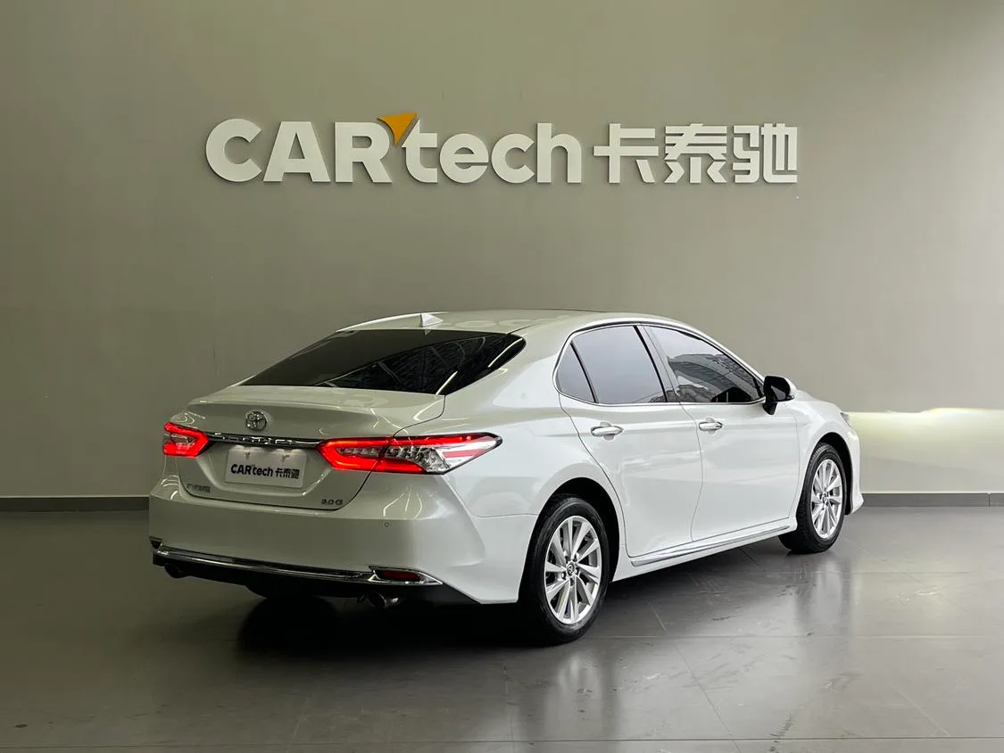 Toyota Camry, 2023 — фото 4