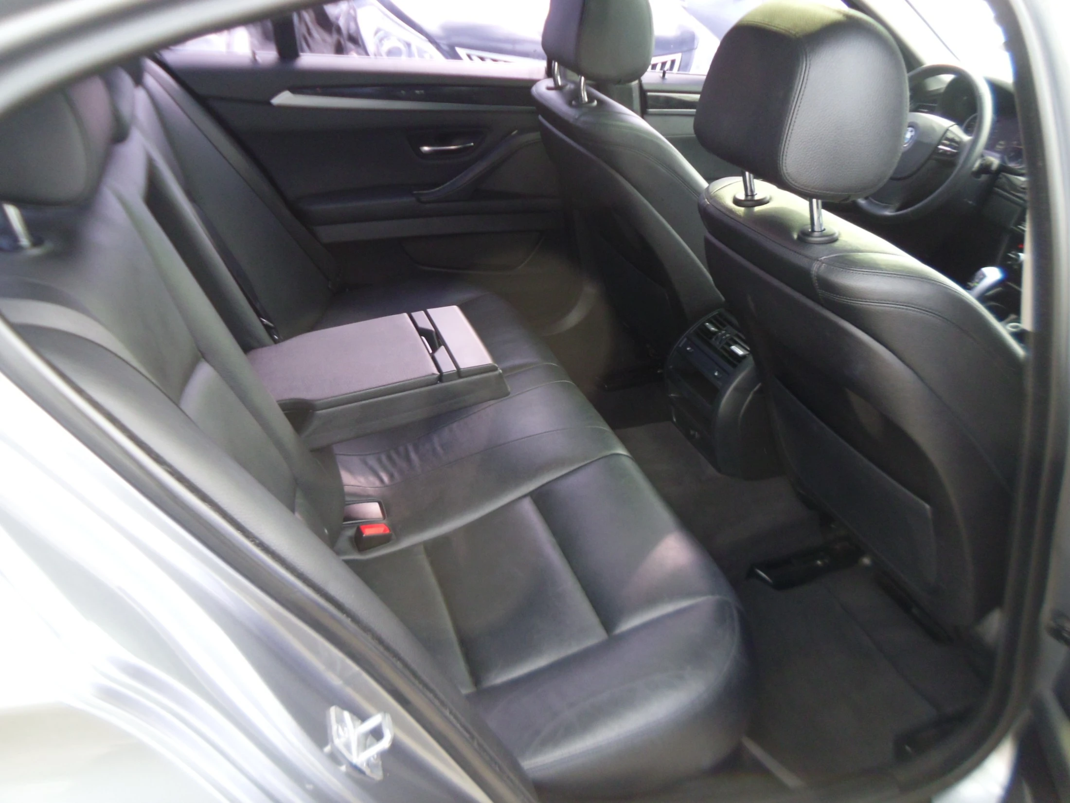 BMW 5-Series F10, 2013 — фото 12