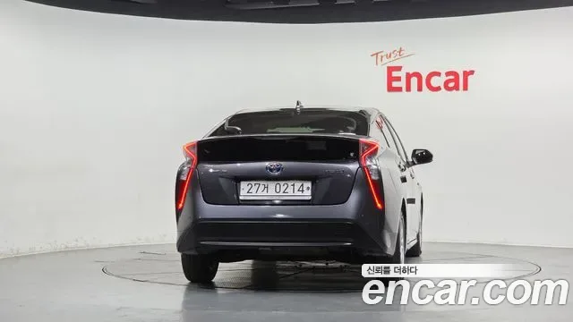 Toyota Prius, 2016 — фото 4