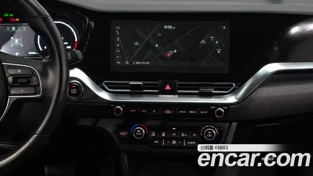 Kia Niro Plus, 2022 — фото 14