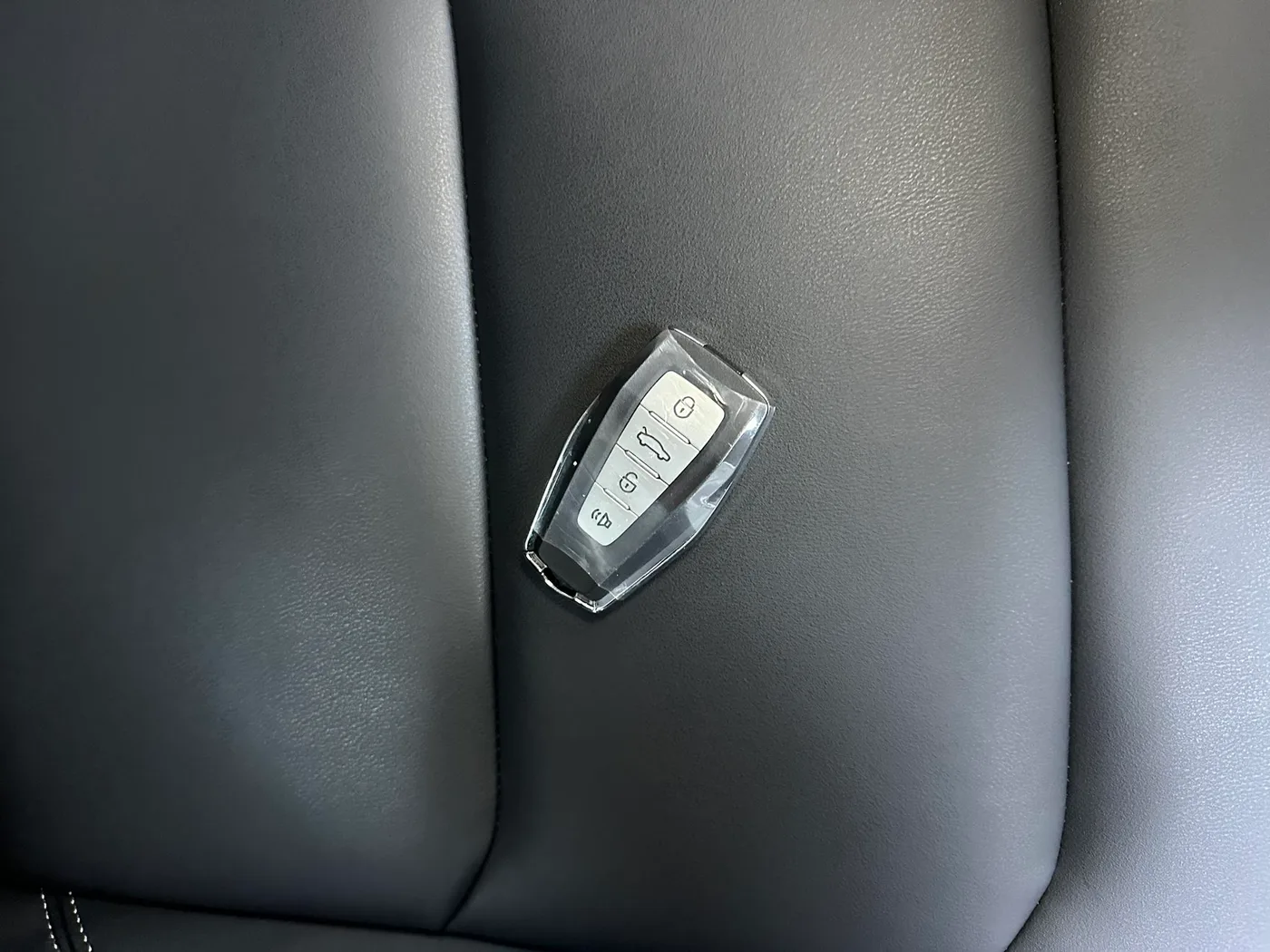 Geely emgrand, 2026 — фото 18