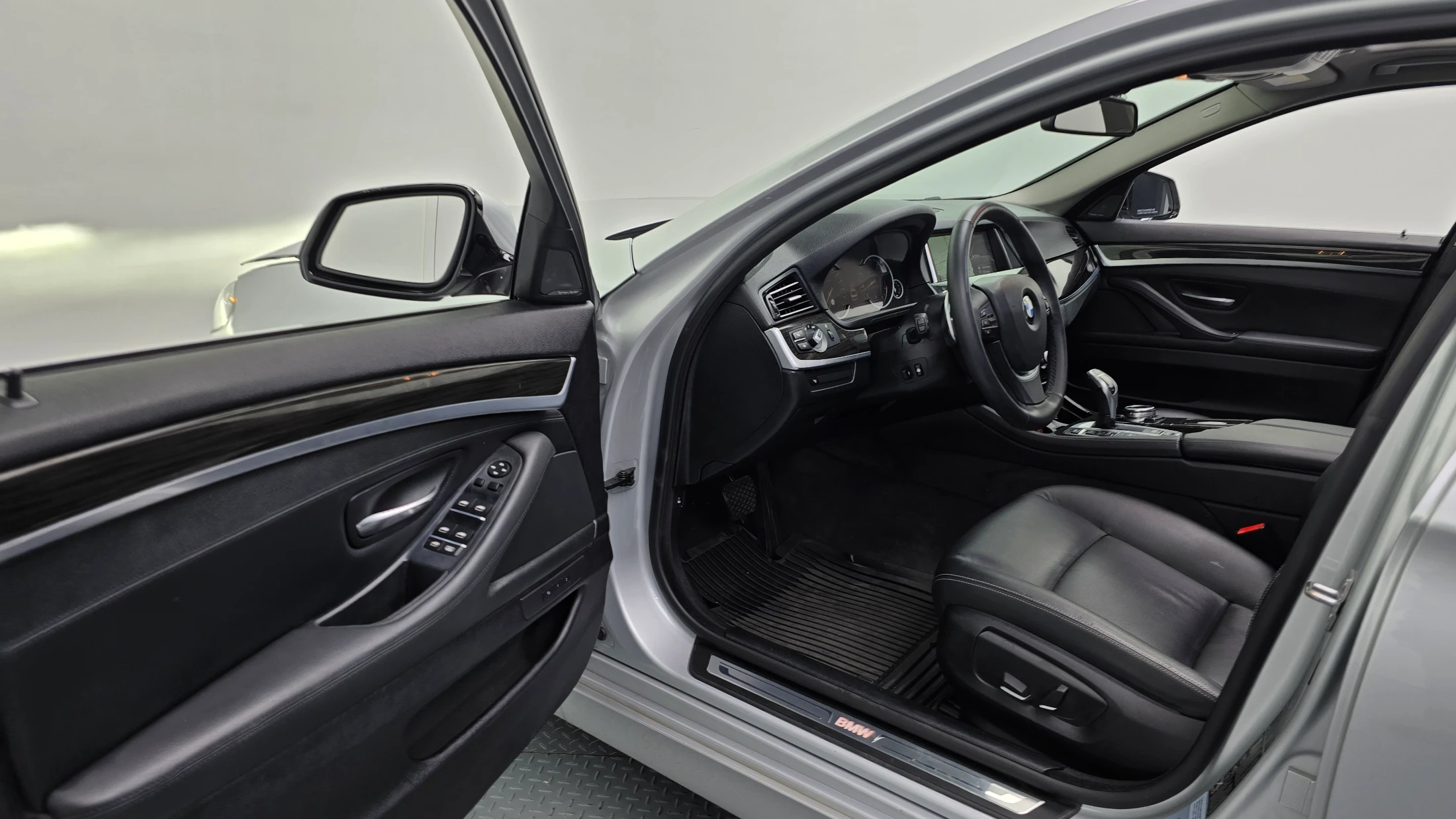 BMW 5-Series F10, 2014 — фото 10