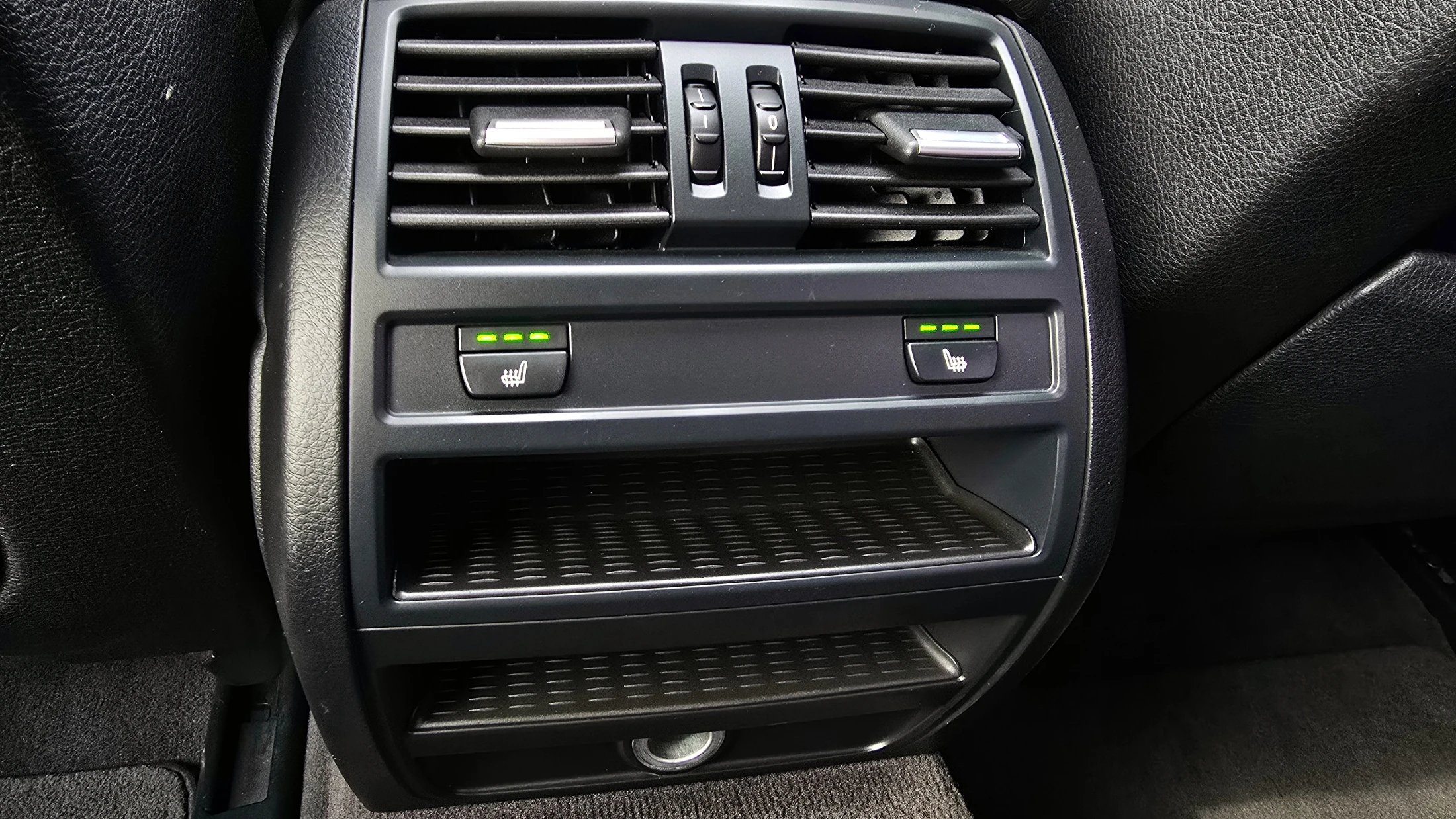 BMW 5-Series F10, 2013 — фото 18