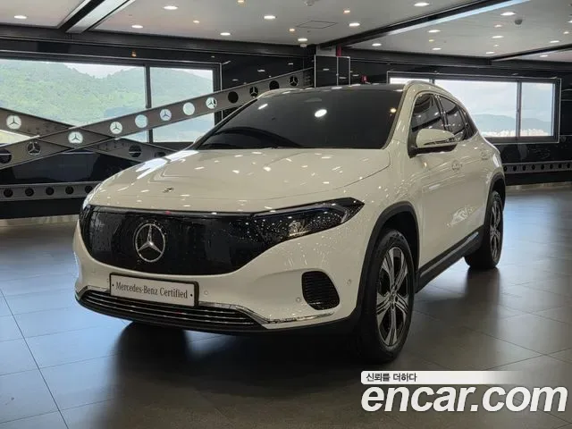 Mercedes-Benz Eqa H243