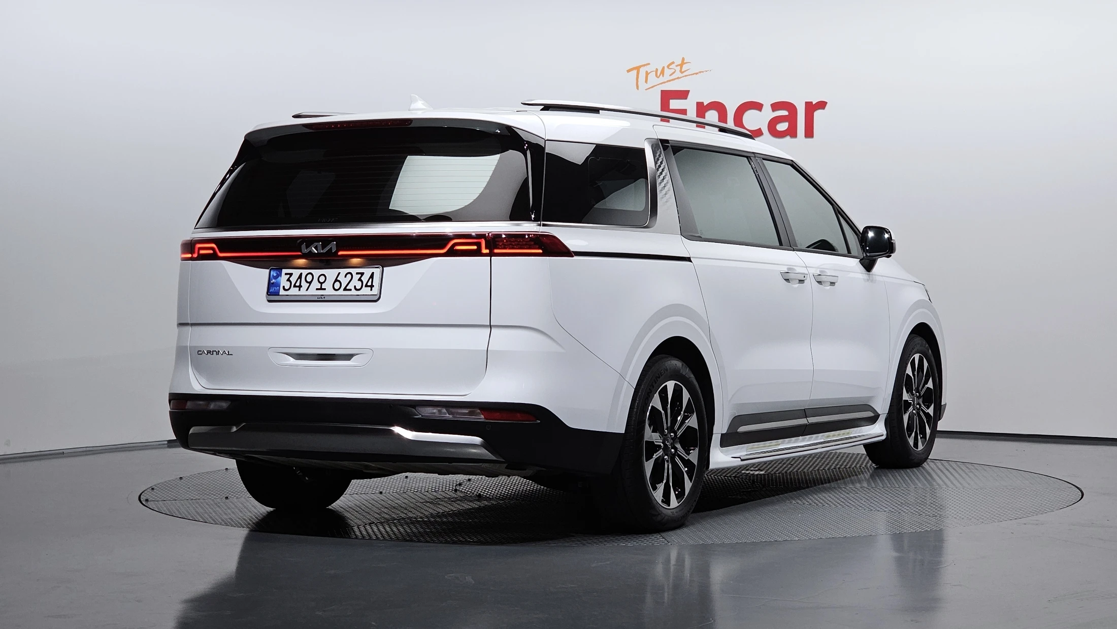 Kia Canival Carnival, 2022 — фото 2