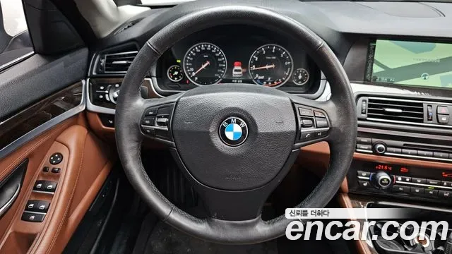 BMW 5-Series F10, 2013 — фото 12