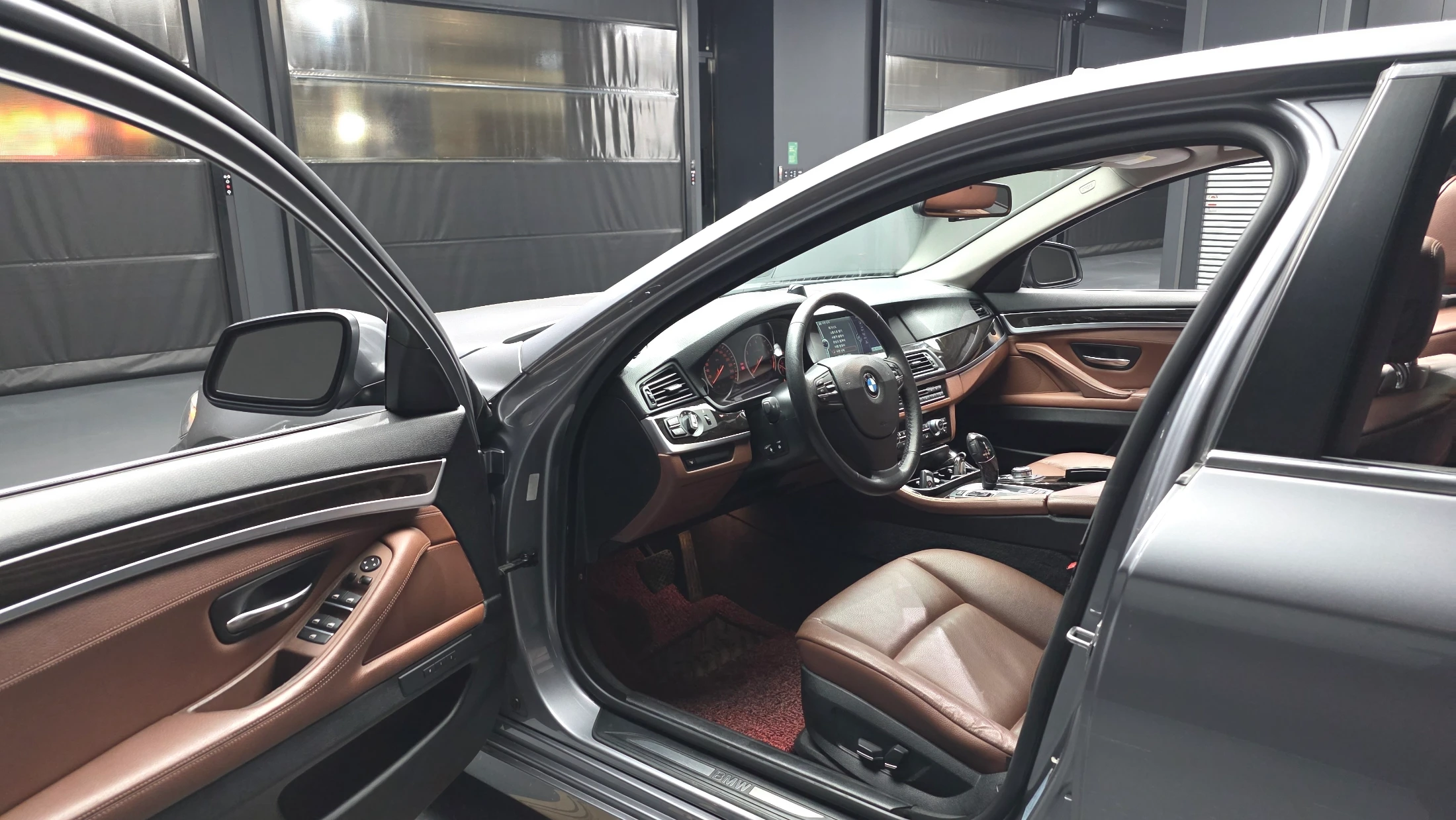 BMW 5-Series F10, 2012 — фото 10