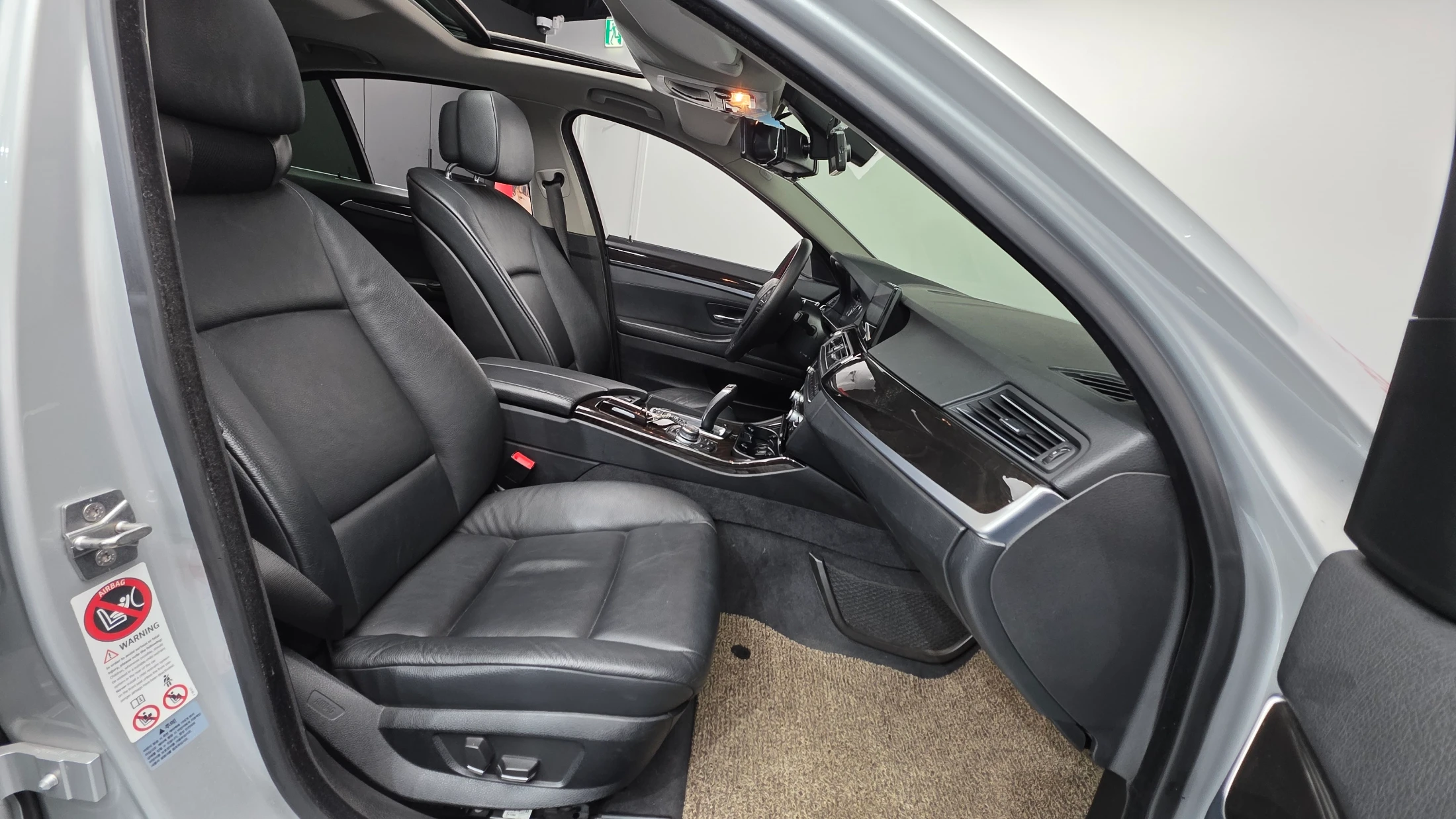 BMW 5-Series F10, 2011 — фото 10
