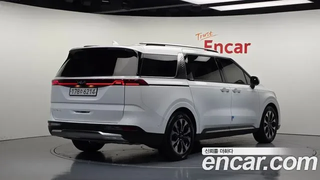 Kia Canival Carnival, 2022 — фото 2