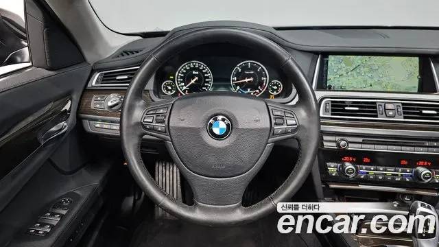 BMW 7-Series F01, 2013 — фото 13