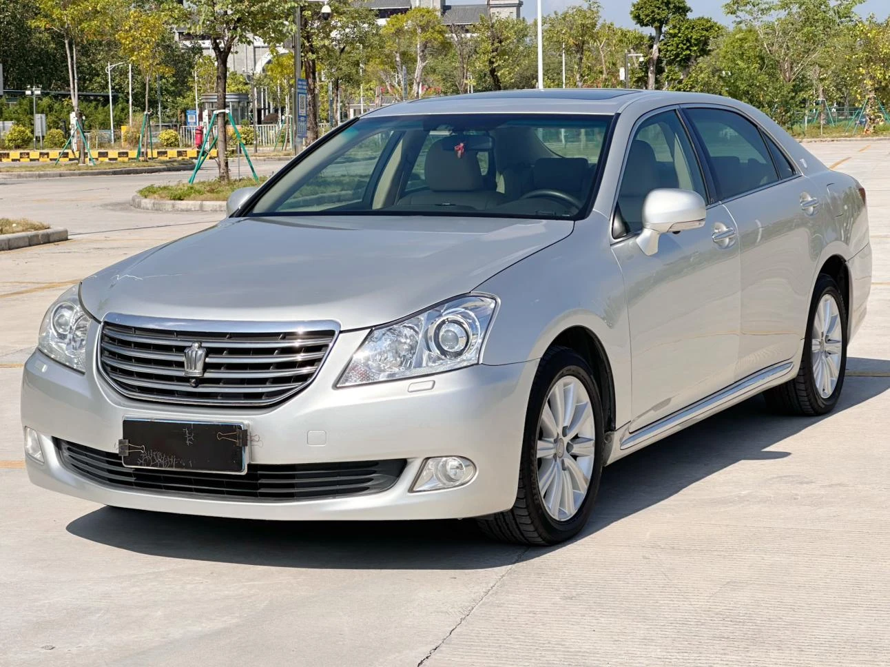 Toyota crown