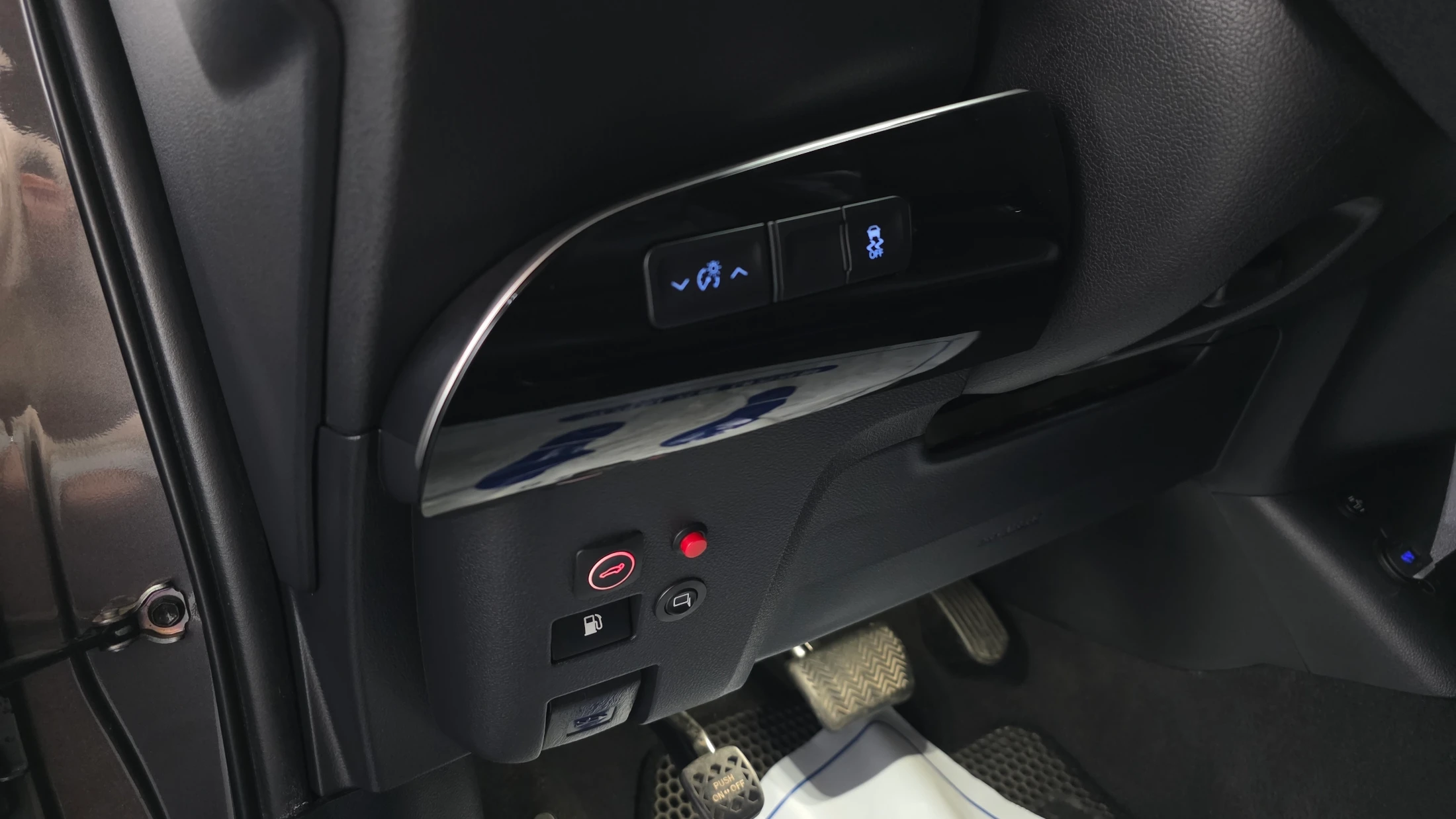 Toyota Prius, 2018 — фото 18