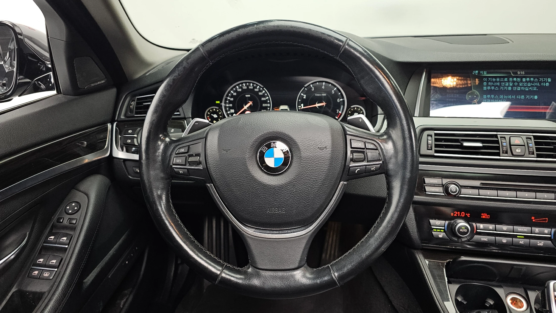 BMW 5-Series F10, 2014 — фото 13